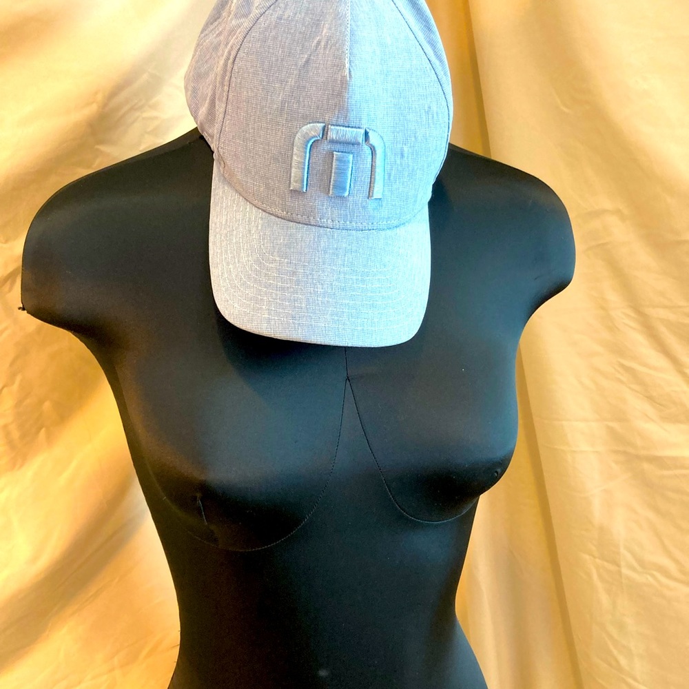 Great Travis Mathew golf hat in powder blue